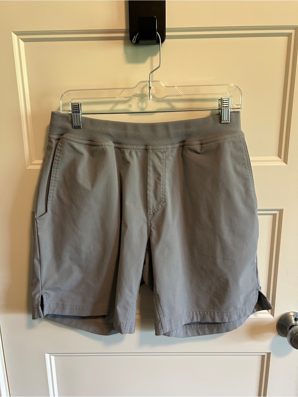 Men's Legends Apparel Aviation Shorts in Light Gray